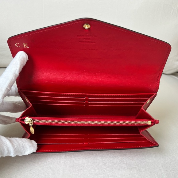 Authentic Louis Vuitton Red Vernis Sarah Wallet on Chain - Picture 9 of 15
